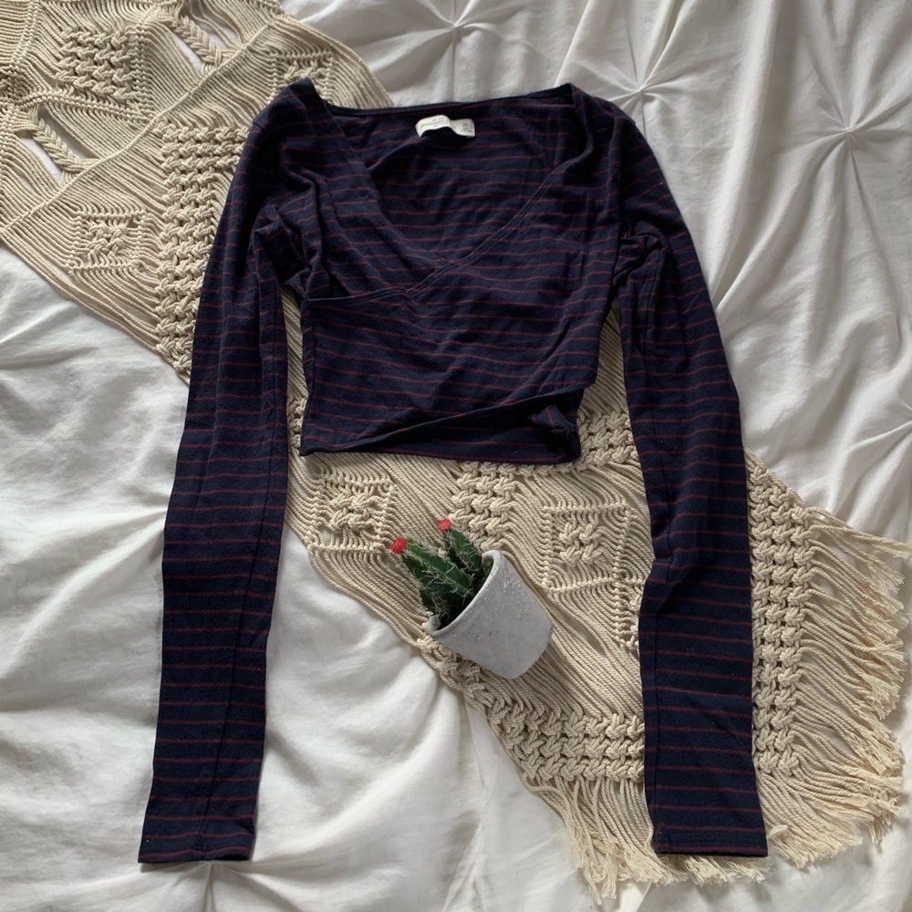 Abercrombie Long Sleeve Cropped Top 🌹